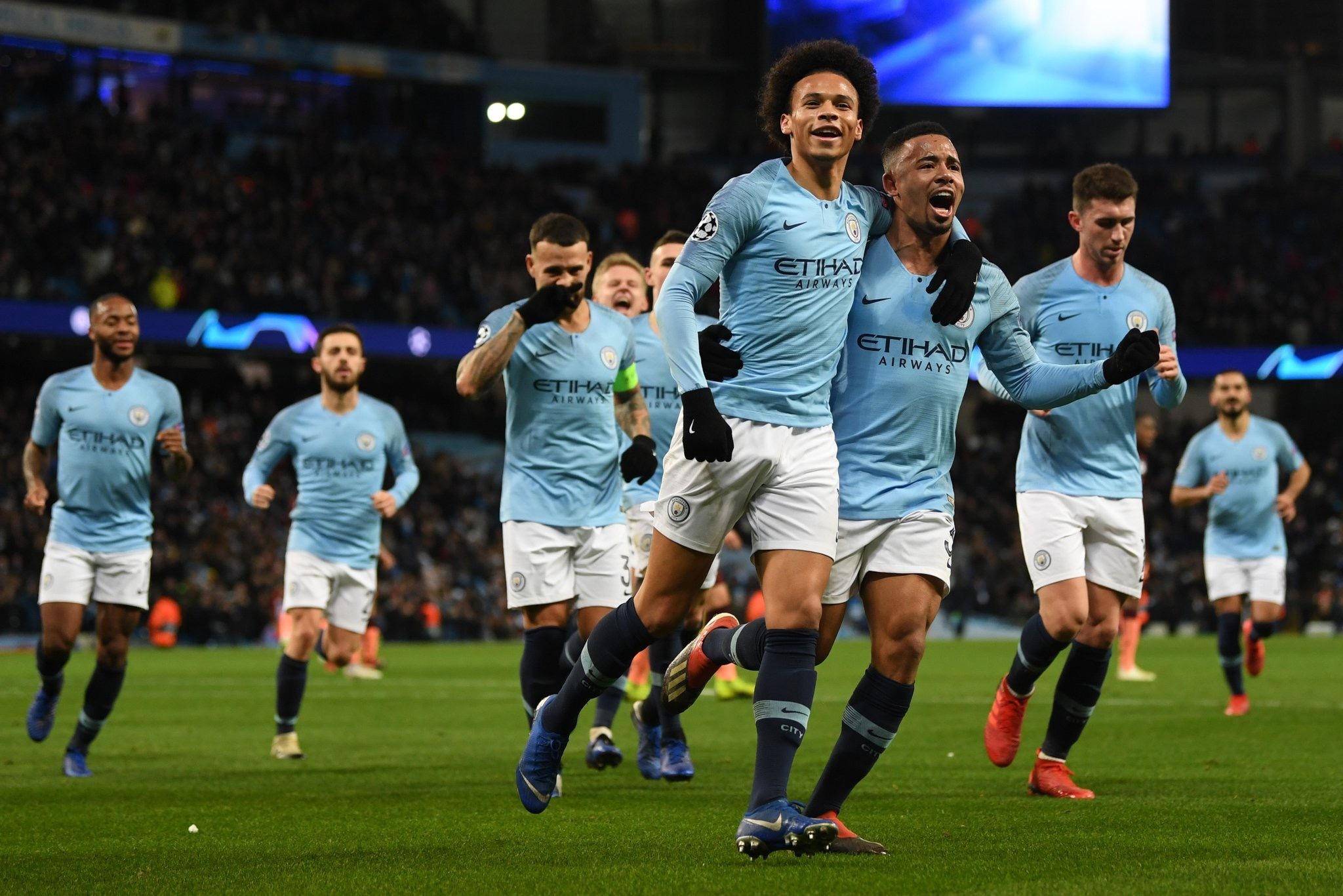 法尔克：巴萨无法保证塔能在下赛季完成注册，拜仁正与后者谈判.